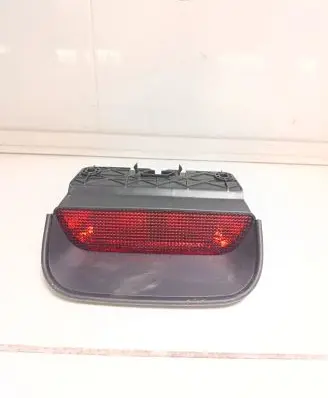 Honda CR-V Third/center stoplight P6939