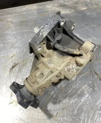 Nissan X-Trail T31 Gearbox transfer box case 