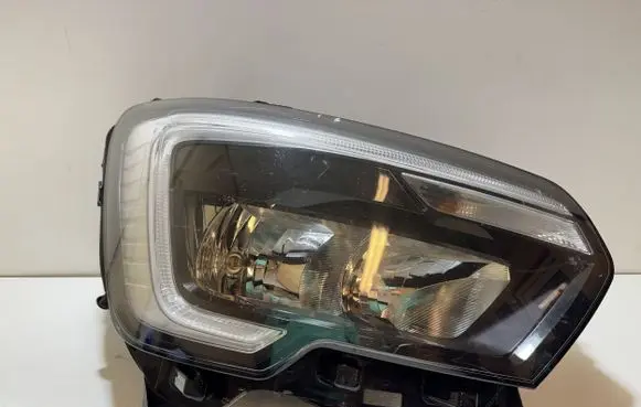 Renault Master III Headlight/headlamp 00210765R 00210765