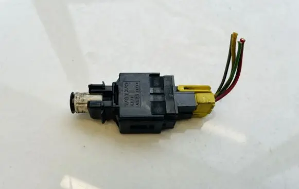 Volvo S70 V70 V70 XC Brake pedal sensor switch 9128577 98w13k