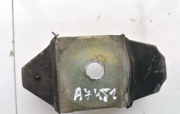 Citroen Xsara Engine mount bracket 9607170880