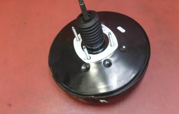Renault Trafic III (X82) Brake booster 472100676R