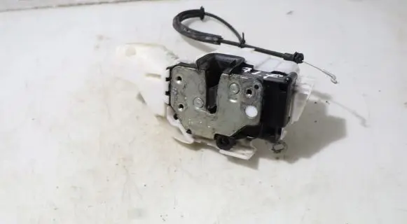 Alfa Romeo 159 Front door lock