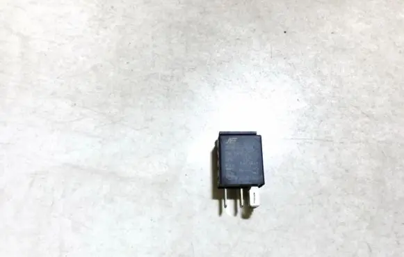 Volkswagen Golf V Other relay 7m0951253c 95vw10k705ea