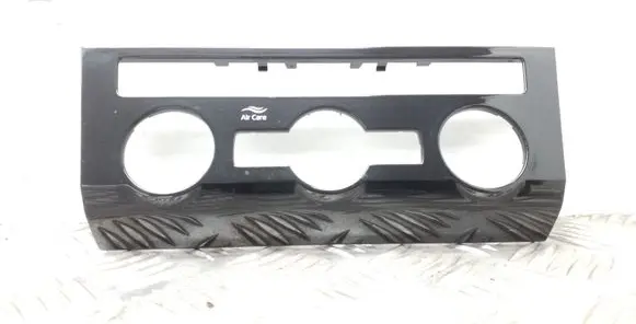 Skoda Superb B8 (3V) Climate control/heater control trim 3V0820075B