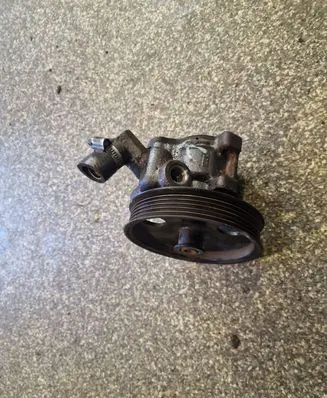 Ford Mondeo MK II Power steering pump