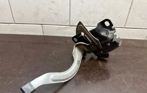 Honda HR-V Engine bonnet/hood lock/catch 30363434823