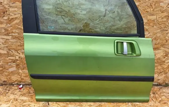 Peugeot 1007 Front door