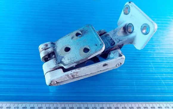 Mercedes-Benz Sprinter W906 Loading door lower hinge A9067400237