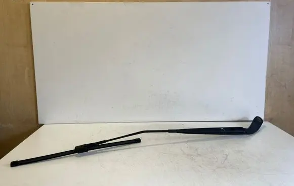 Mercedes-Benz Vito Viano W447 Front wiper blade arm A4478200500