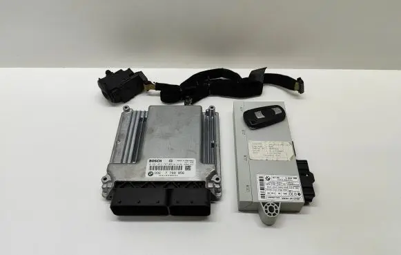 BMW 5 E60 E61 Engine ECU kit and lock set 7799856 0281012707 DDE7799856