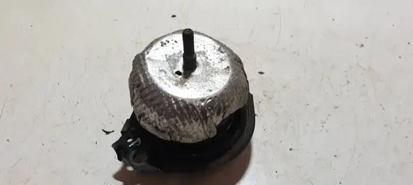 Engine mount bracket