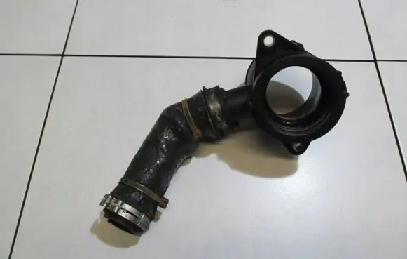 Ford C-MAX II Air intake hose/pipe