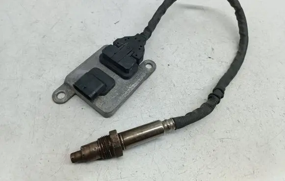 Mercedes-Benz E W212 Lambda probe sensor A0009051412 0009051412