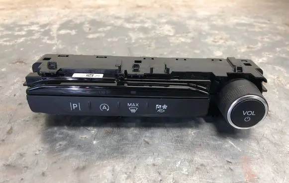 Ford Focus Head unit multimedia control NX7T18K811AME NX7T-18K811-AME