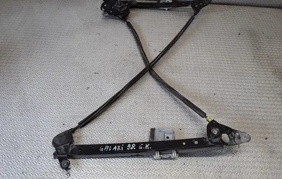 Rear door manual window regulator