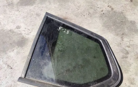 BMW X3 F25 Rear side window 7205623
