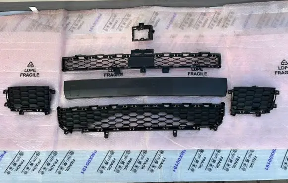 Jeep Grand Cherokee WL Front bumper lower grill