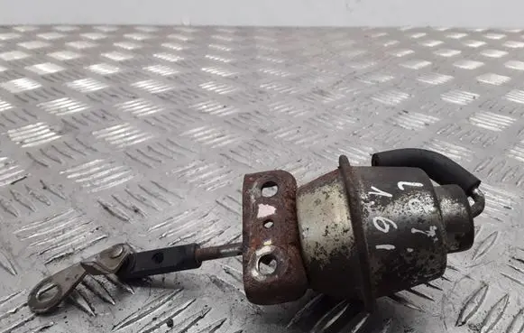 Chevrolet Nubira Vacuum valve 