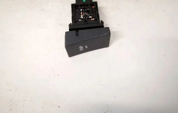 Hyundai Santa Fe ESP (stability program) switch kia6212
