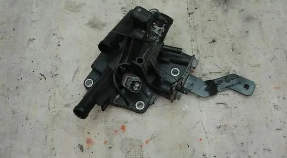 Renault Clio II Thermostat housing 110605RF1A