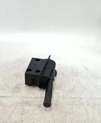 Mercedes-Benz E W211 Switch for retractable tow bar A2113100273