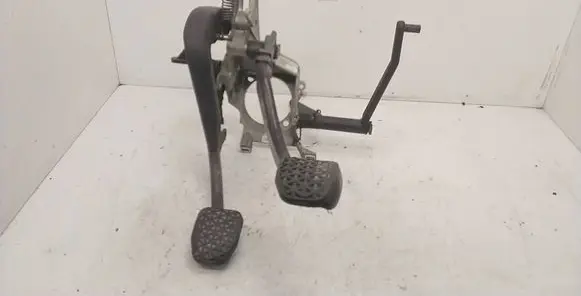 BMW 5 E39 Pedal assembly 42223703