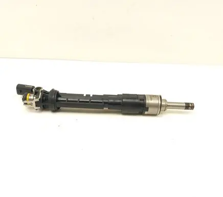 Mercedes-Benz CLA C118 X118 Fuel injector A2820701000 166001525R
