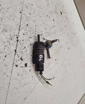 Volkswagen PASSAT B6 Windscreen/windshield washer pump 26259 20160324