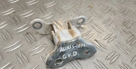 Toyota Auris 150 Rear door upper hinge