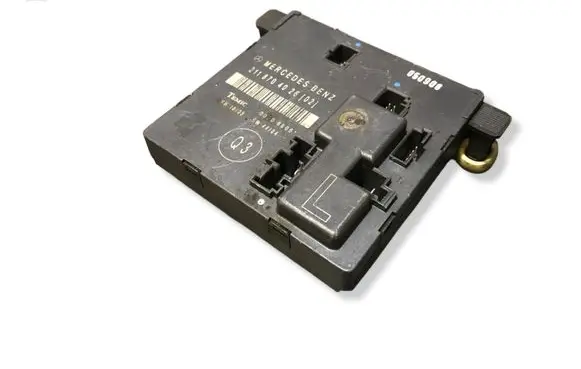 Mercedes-Benz E W211 Door control unit/module 2118704026