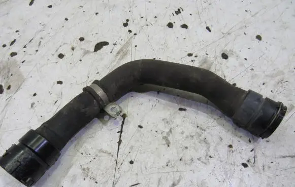 Mercedes-Benz B W246 W242 Engine coolant pipe/hose