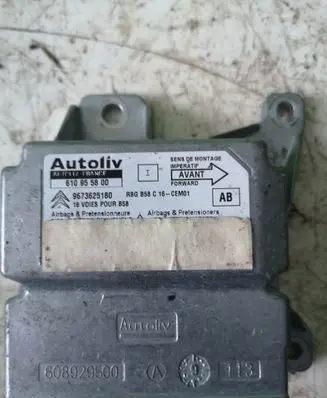 Citroen C4 I Picasso Airbag control unit/module 9673625180