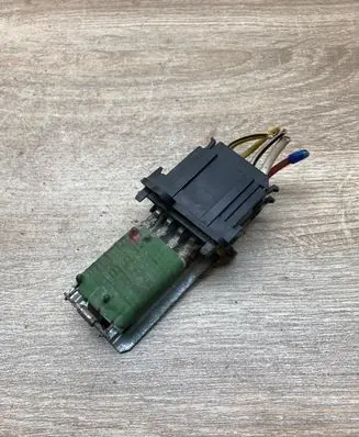 Volkswagen Golf III Heater blower motor/fan resistor 1H0959263 3131090055