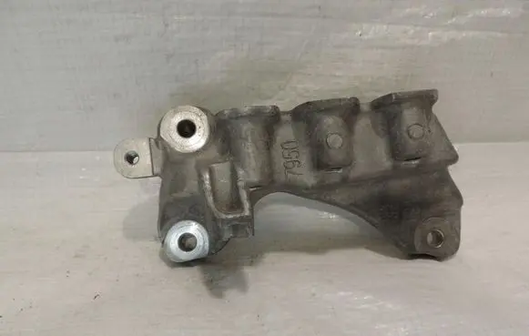 Opel Mokka Engine mount bracket 25947950