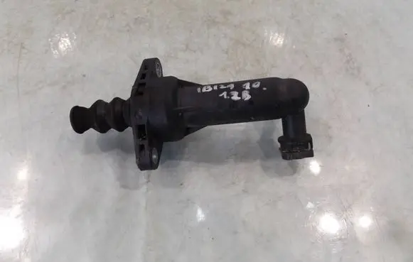 Seat Ibiza IV (6J,6P) Clutch slave cylinder 6Q0721261F
