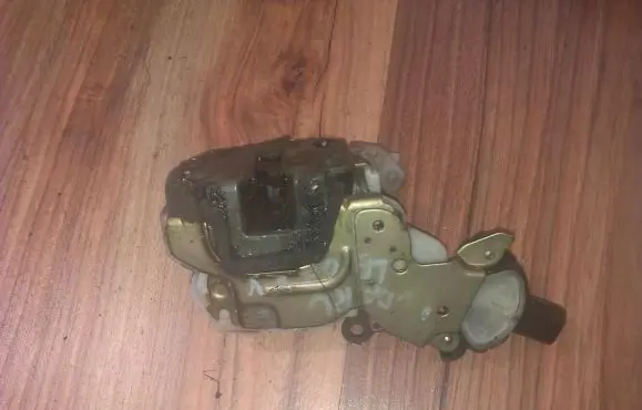 Subaru Legacy Front door lock