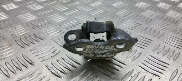Toyota RAV 4 (XA30) Rear door upper hinge
