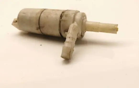 Audi 80 90 S2 B4 Windscreen/windshield washer pump 1H0955681