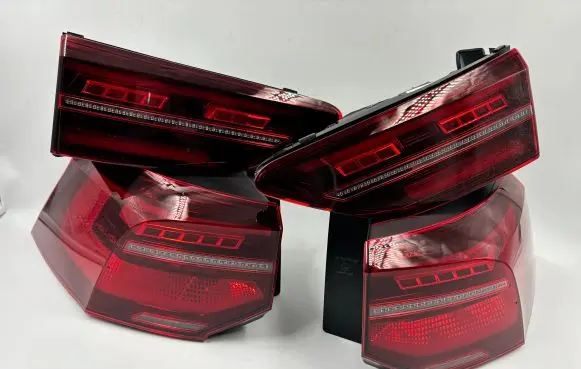 Volkswagen Golf VIII Tailgate rear/tail lights