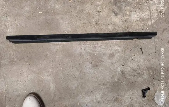 Mercedes-Benz C AMG W204 Front door rubber seal A20472501