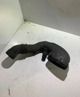 BMW X3 E83 Air intake hose/pipe 7790552