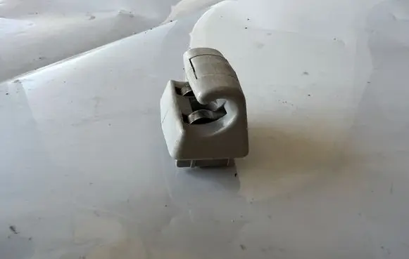 Mercedes-Benz C W203 Sun visor clip/hook/bracket 