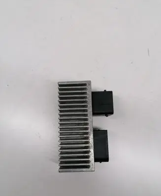 Renault Master III Glow plug pre-heat relay 8200558438A