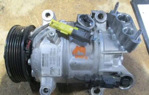 Seat Toledo I (1L) Air conditioning (A/C) compressor (pump) 820803