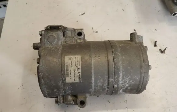Mercedes-Benz E W212 Air conditioning (A/C) compressor (pump) A0038301660