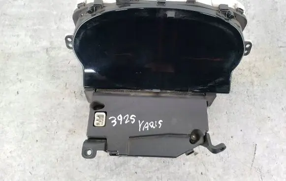 Toyota Yaris Speedometer (instrument cluster) DENSO