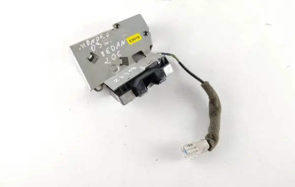 Ford Mondeo Mk III Tailgate/trunk/boot lock/catch/latch 2S71F43102AC