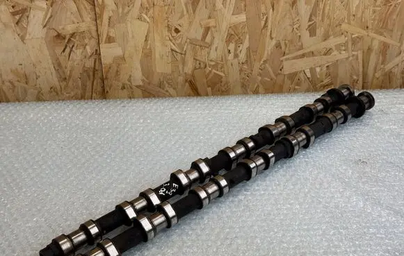 BMW 5 E39 Camshaft 2246745 2246744