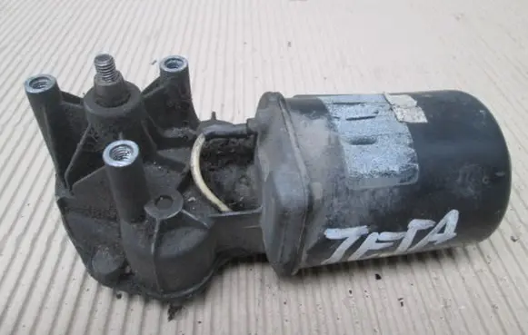 Volkswagen Jetta II Front wiper linkage and motor